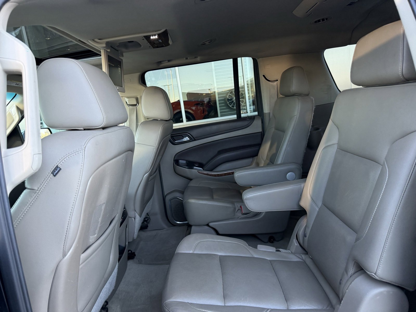Used 2015 Chevrolet Suburban LTZ image 17