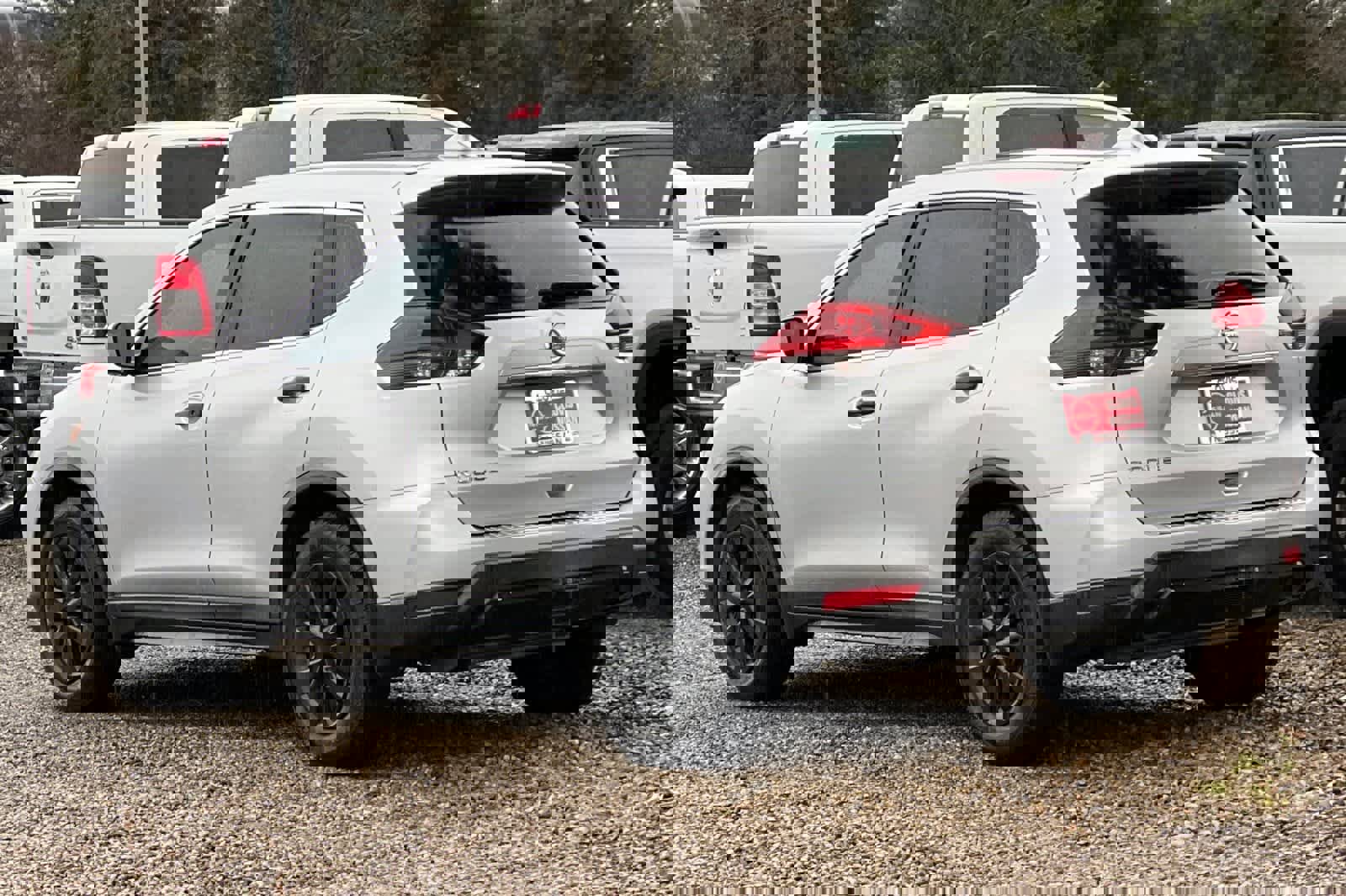 Used 2018 Nissan Rogue S image 7