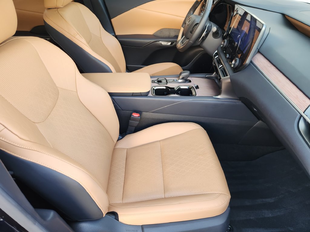 Certified 2024 Lexus RX 350 Premium Plus w/ Cold Area Package FWD image 14