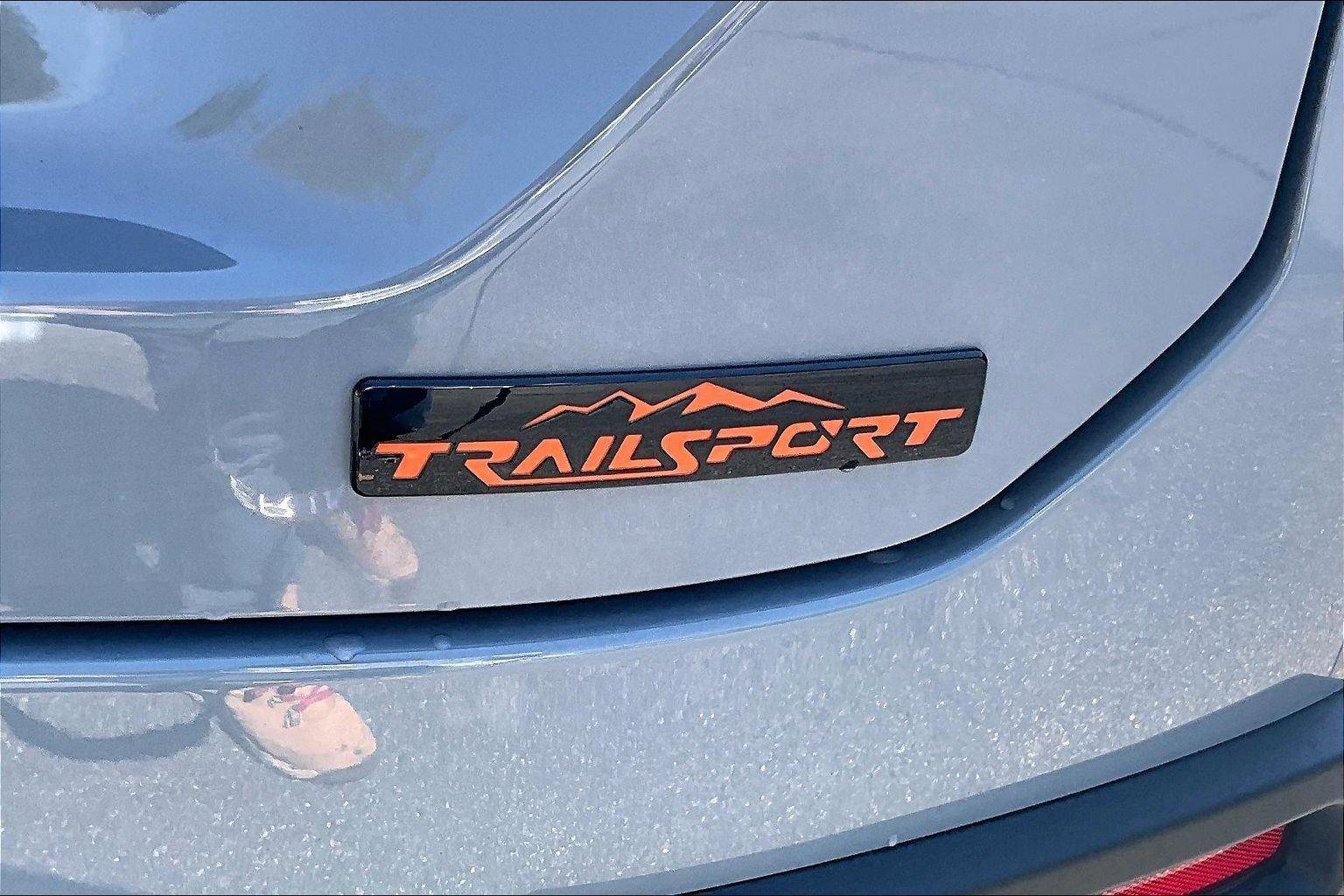 Used 2025 Honda Pilot TrailSport image 9