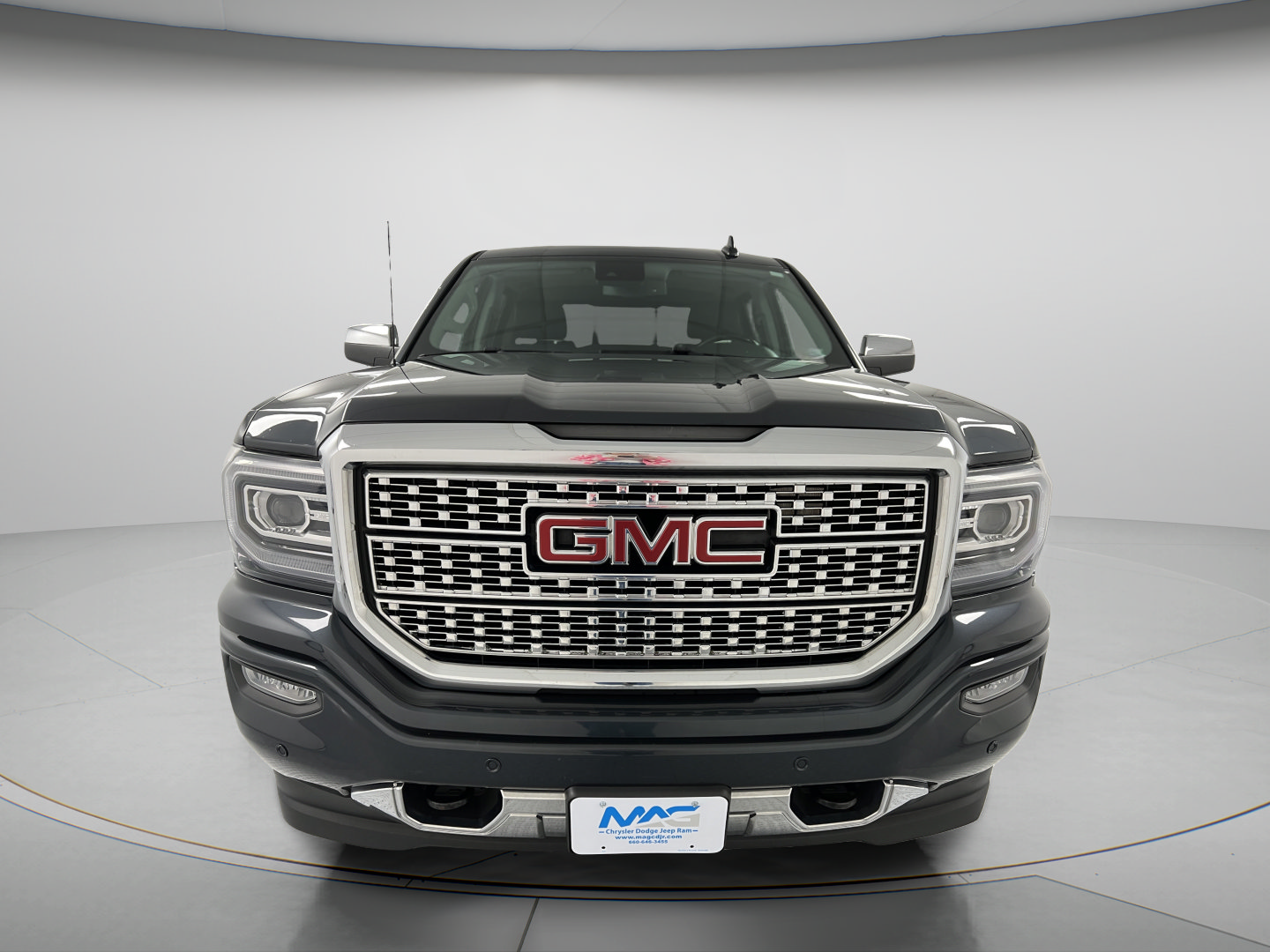Used 2018 GMC Sierra 1500 Denali AWD/4WD image 3