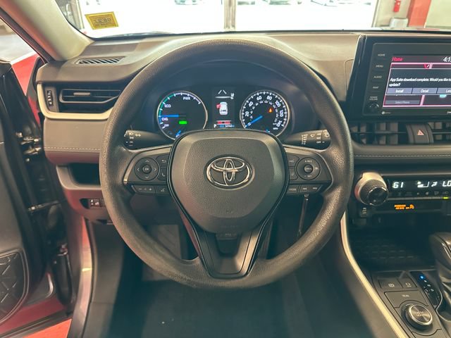 Certified 2021 Toyota RAV4 LE AWD/4WD image 18