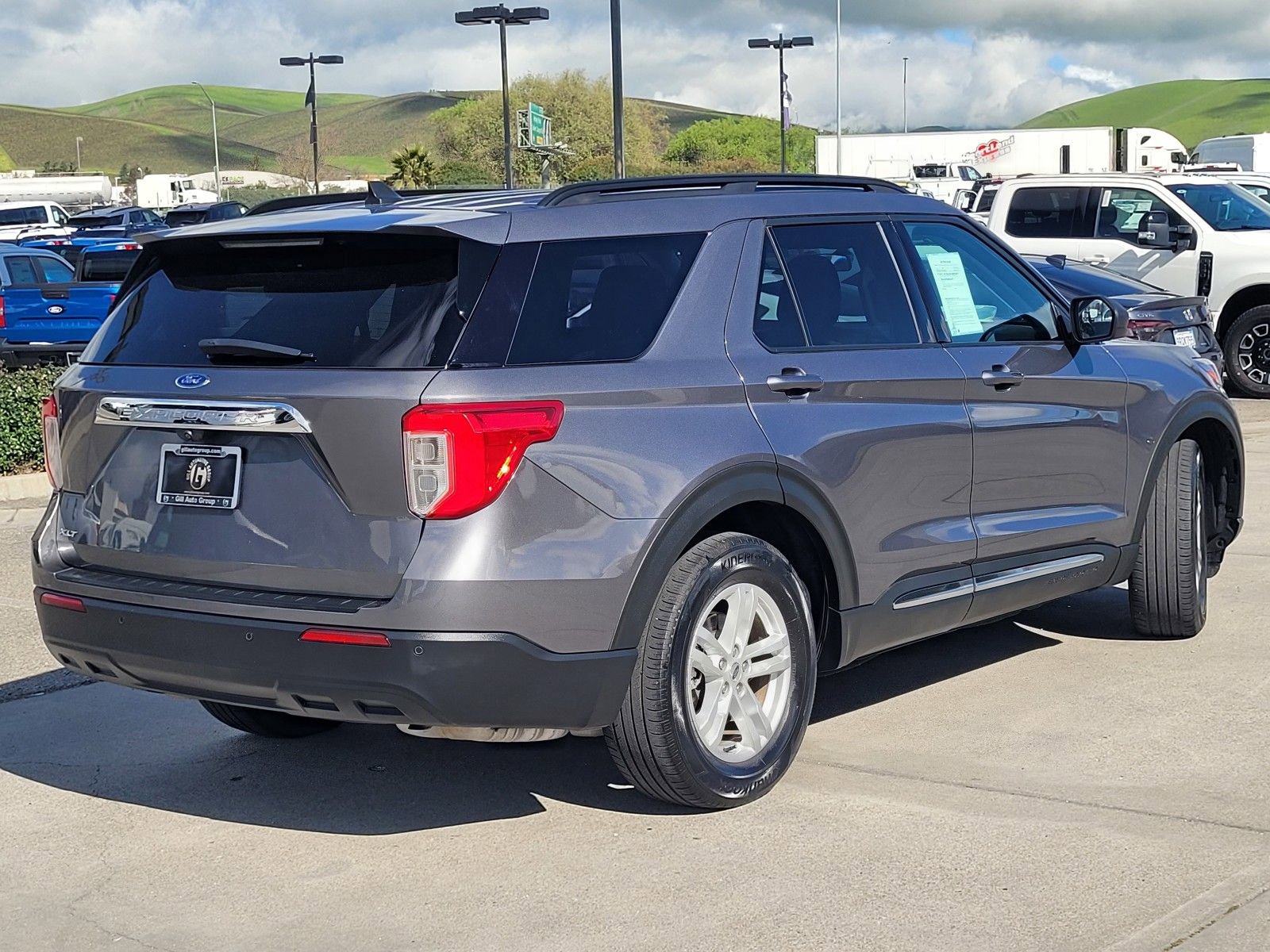 Used 2022 Ford Explorer XLT image 4