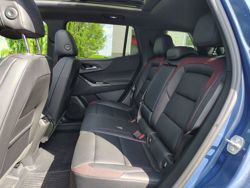 Used 2026 Chevrolet Equinox RS w/ Convenience Package III AWD/4WD image 19
