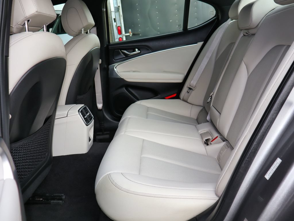 Used 2025 Genesis G70 2.5T AWD/4WD image 40