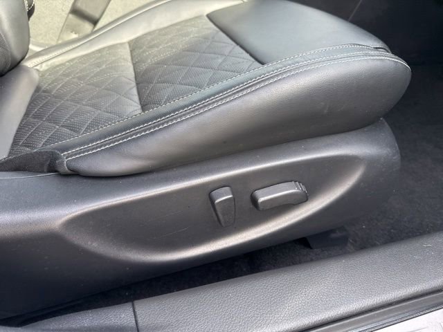 Used 2017 Nissan Maxima Platinum image 21