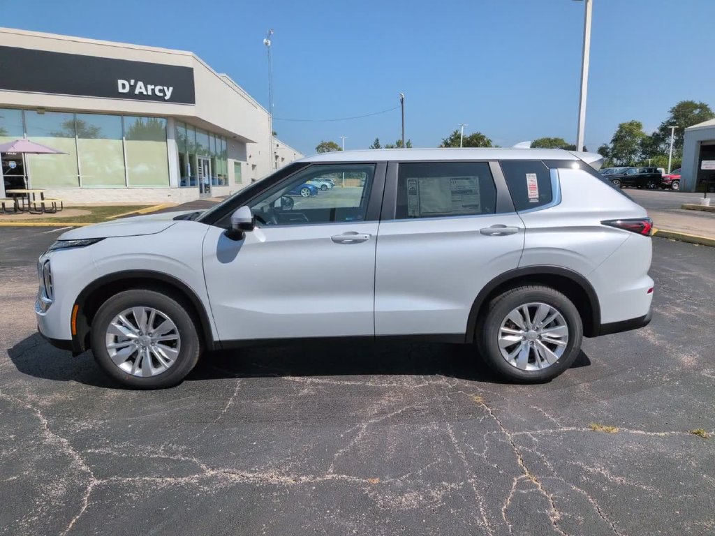 New 2026 Mitsubishi Outlander ES AWD/4WD image 12