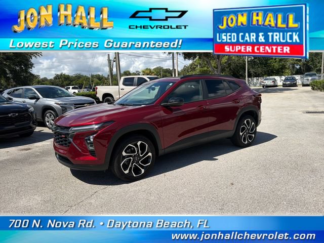 Used 2025 Chevrolet Trax RS w/ Sunroof Package FWD image 3