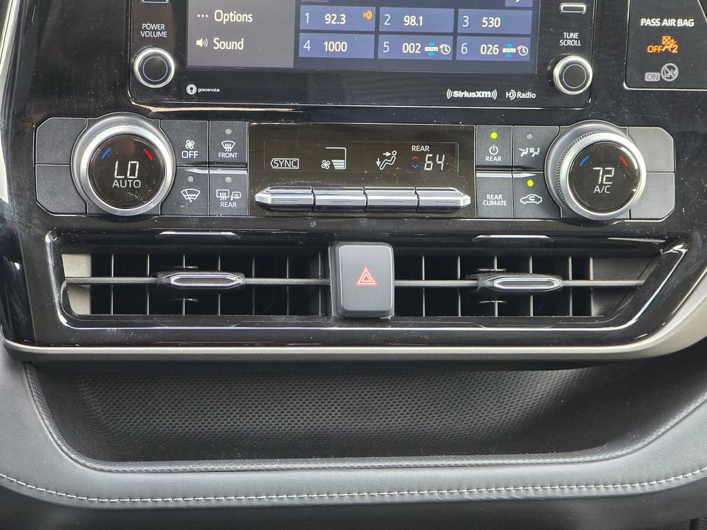 Used 2021 Toyota Highlander LE image 33