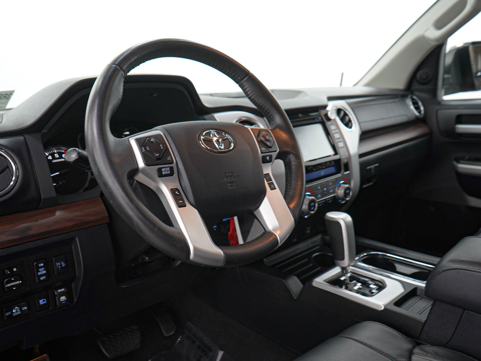 Used 2018 Toyota Tundra Limited w/ Limited Premium Package AWD/4WD image 26