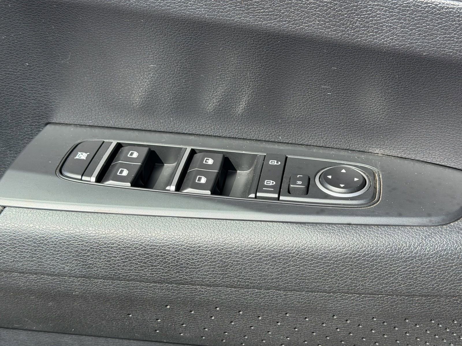 Used 2024 Kia Forte LXS image 19