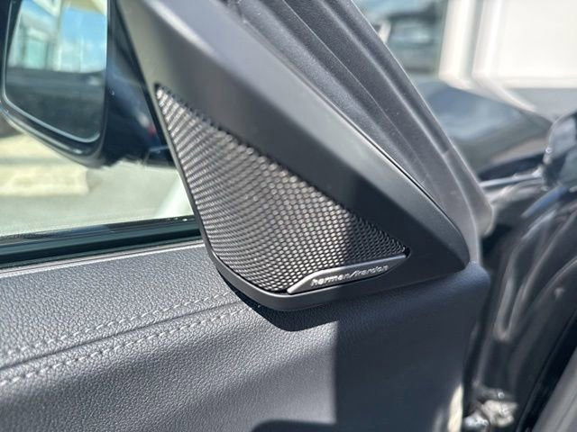 Used 2022 BMW Z4 M40i w/ Premium Package image 19