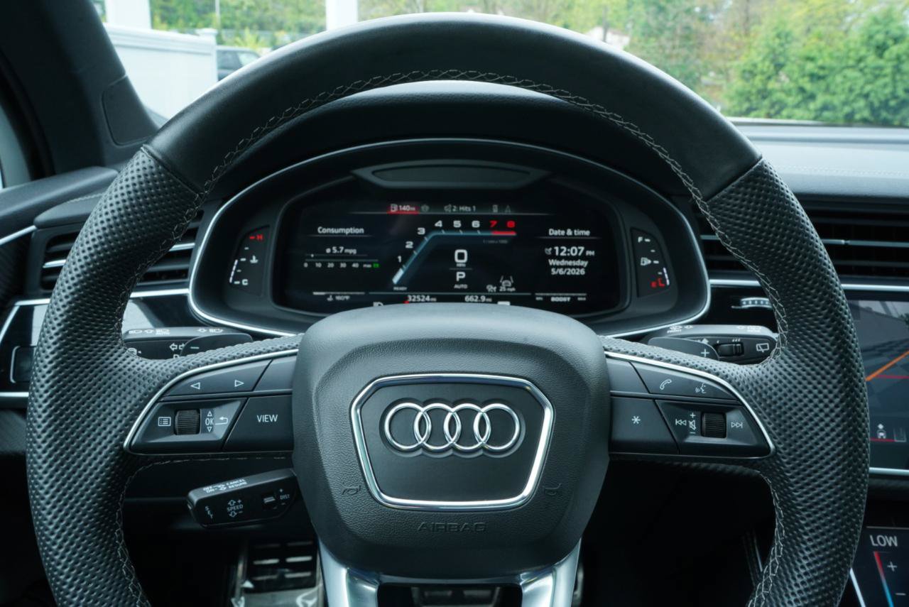 Used 2025 Audi SQ7 Premium Plus AWD/4WD image 25