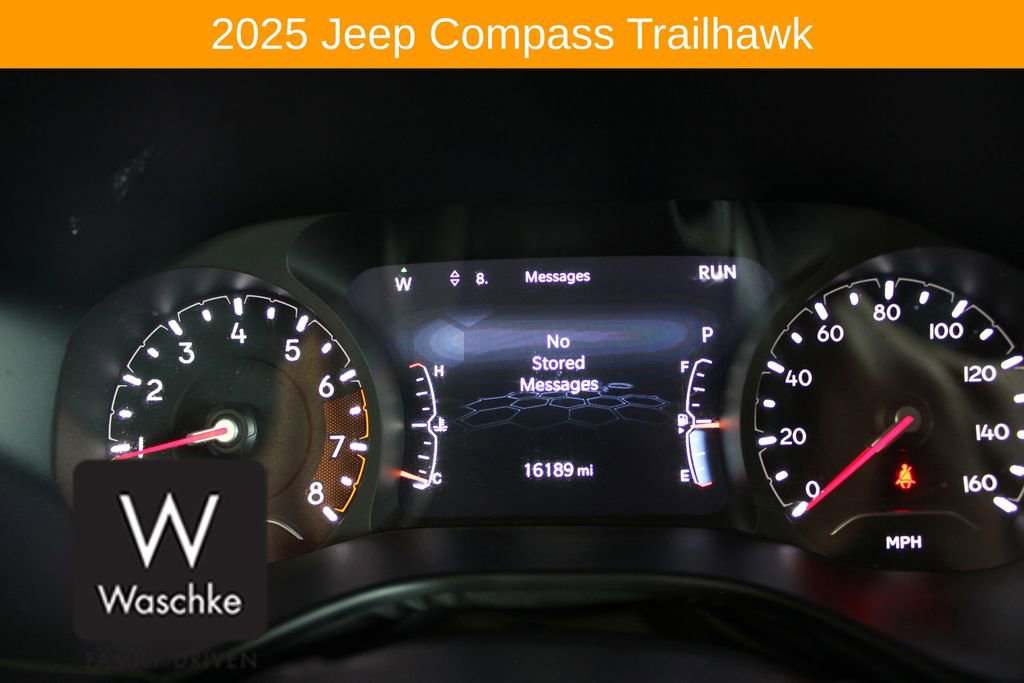 Used 2025 Jeep Compass Trailhawk w/ Trailhawk Convenience Group AWD/4WD image 42