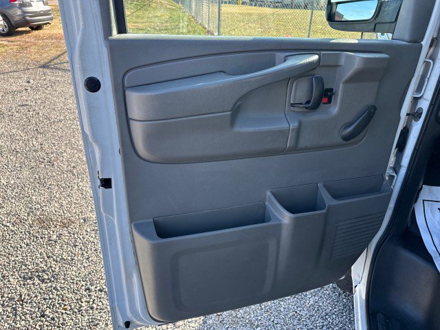 Used 2011 Chevrolet Express 1500 image 18