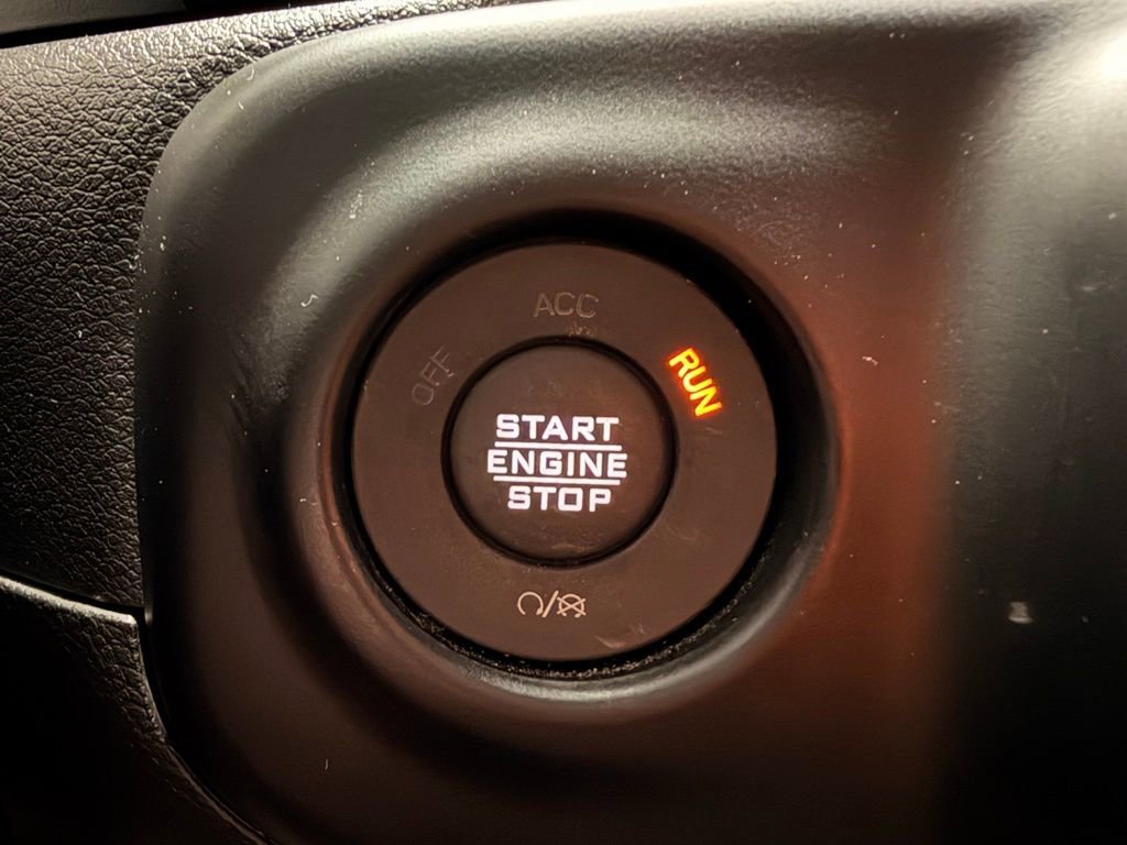 Used 2023 Jeep Wrangler Unlimited Sahara image 36