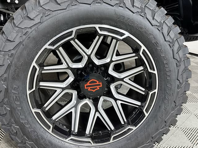 New 2026 Ford F250 Lariat w/ Black Appearance Package image 31