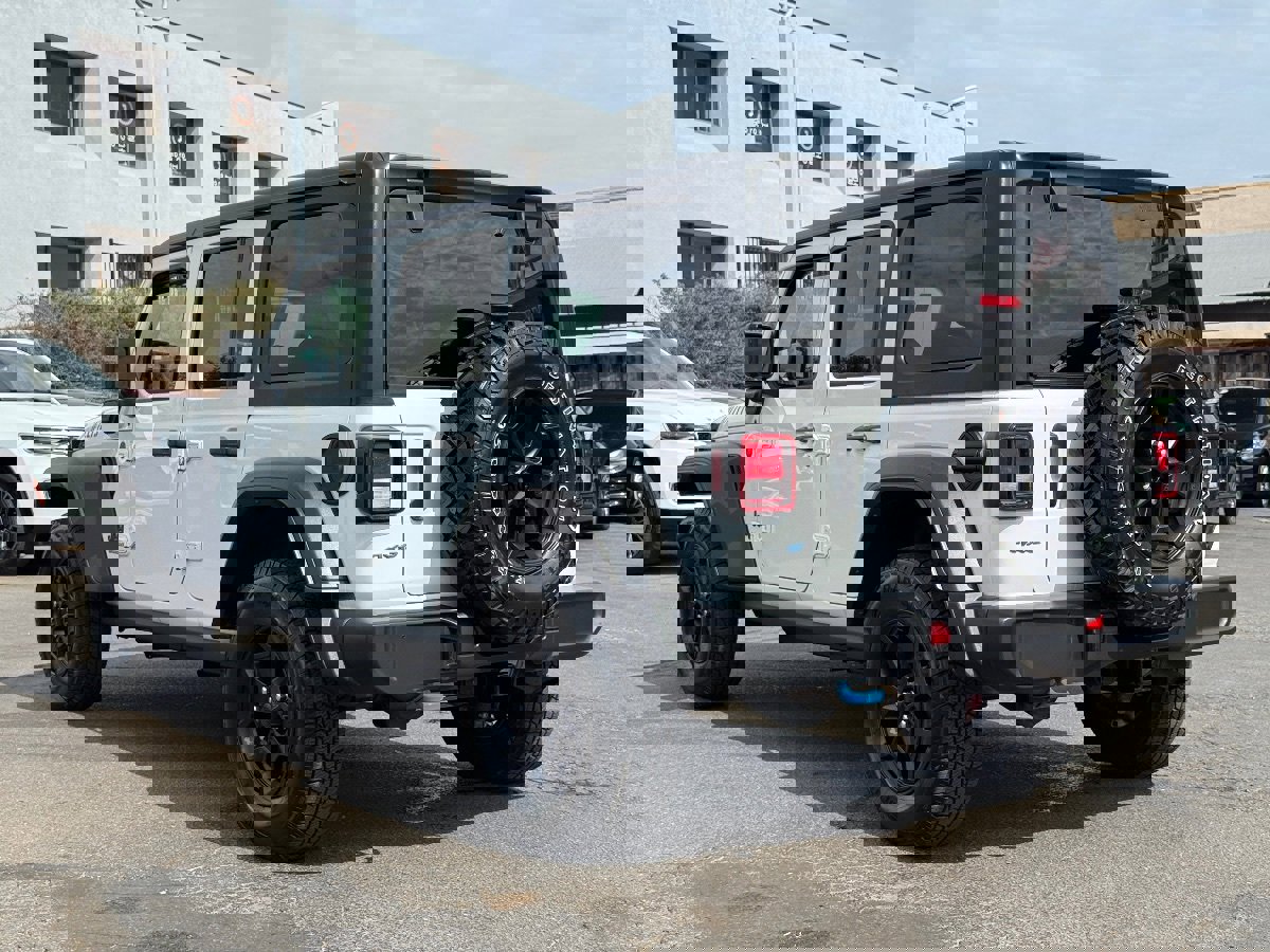 Used 2023 Jeep Wrangler Unlimited image 12