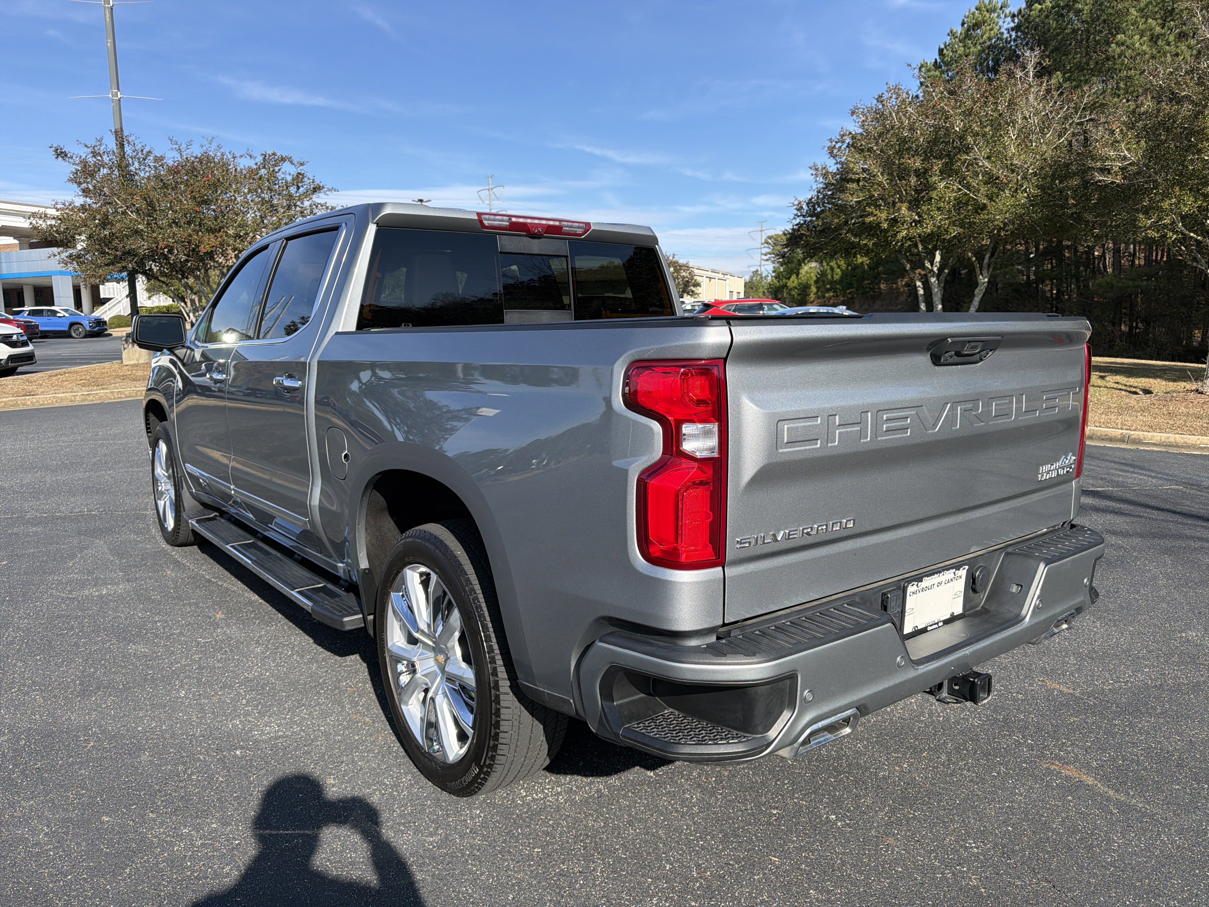 Used 2024 Chevrolet Silverado 1500 High Country w/ Technology Package image 7