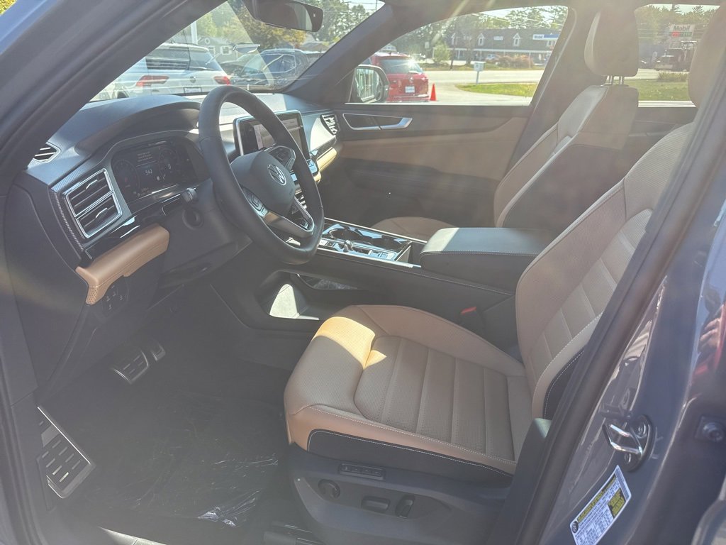 New 2026 Volkswagen Atlas Cross Sport SEL R-Line image 16