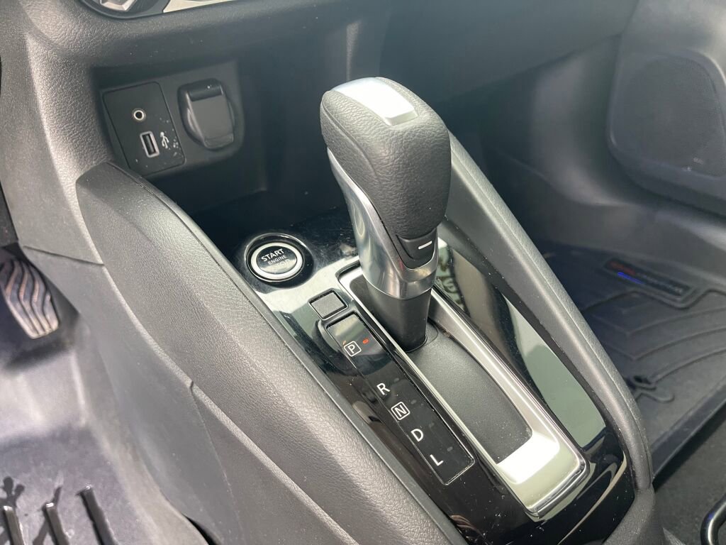 Used 2021 Nissan Versa SV image 9