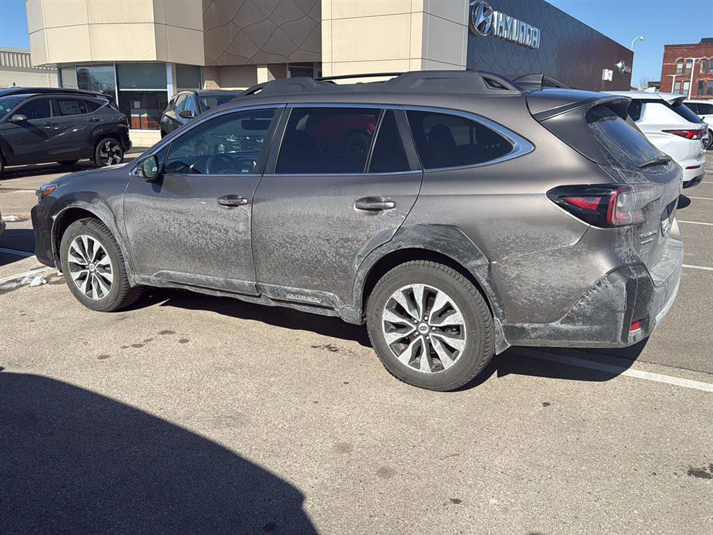 Used 2023 Subaru Outback Limited XT image 5