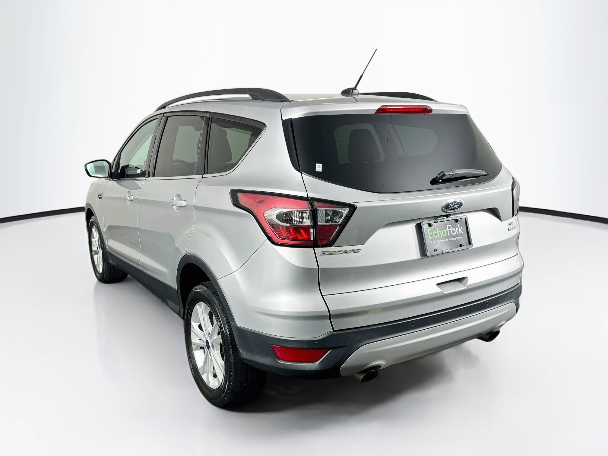 Used 2017 Ford Escape SE w/ SE Leather Comfort Package FWD image 5