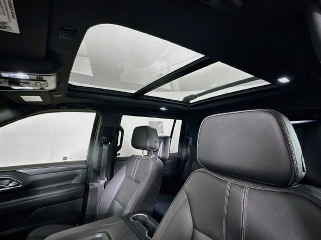Used 2023 Chevrolet Suburban RST w/ Luxury Package AWD/4WD image 23