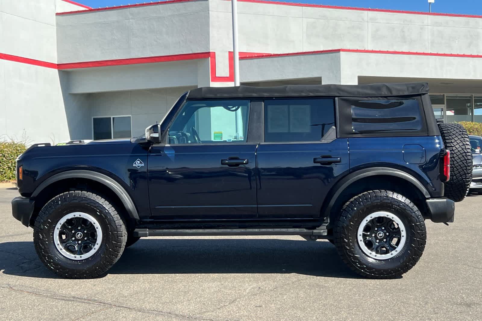 Used 2021 Ford Bronco Outer Banks w/ Sasquatch Package AWD/4WD image 9