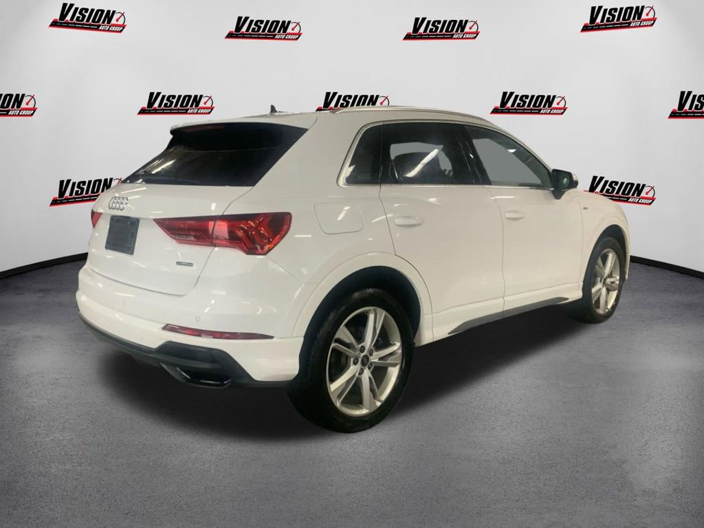 Used 2023 Audi Q3 2.0T Premium w/ Convenience Package image 5
