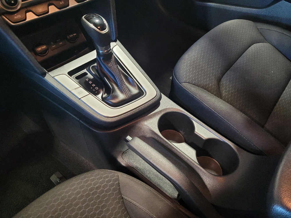 Used 2020 Hyundai Elantra SE w/ Cargo Package (C1) image 26
