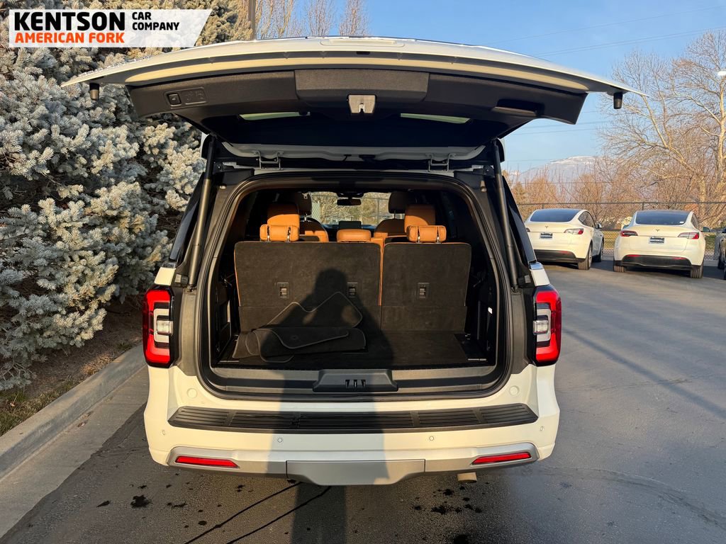 Used 2024 Ford Expedition Platinum image 40