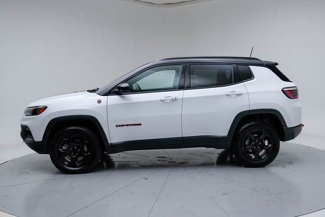 Used 2024 Jeep Compass Trailhawk image 3