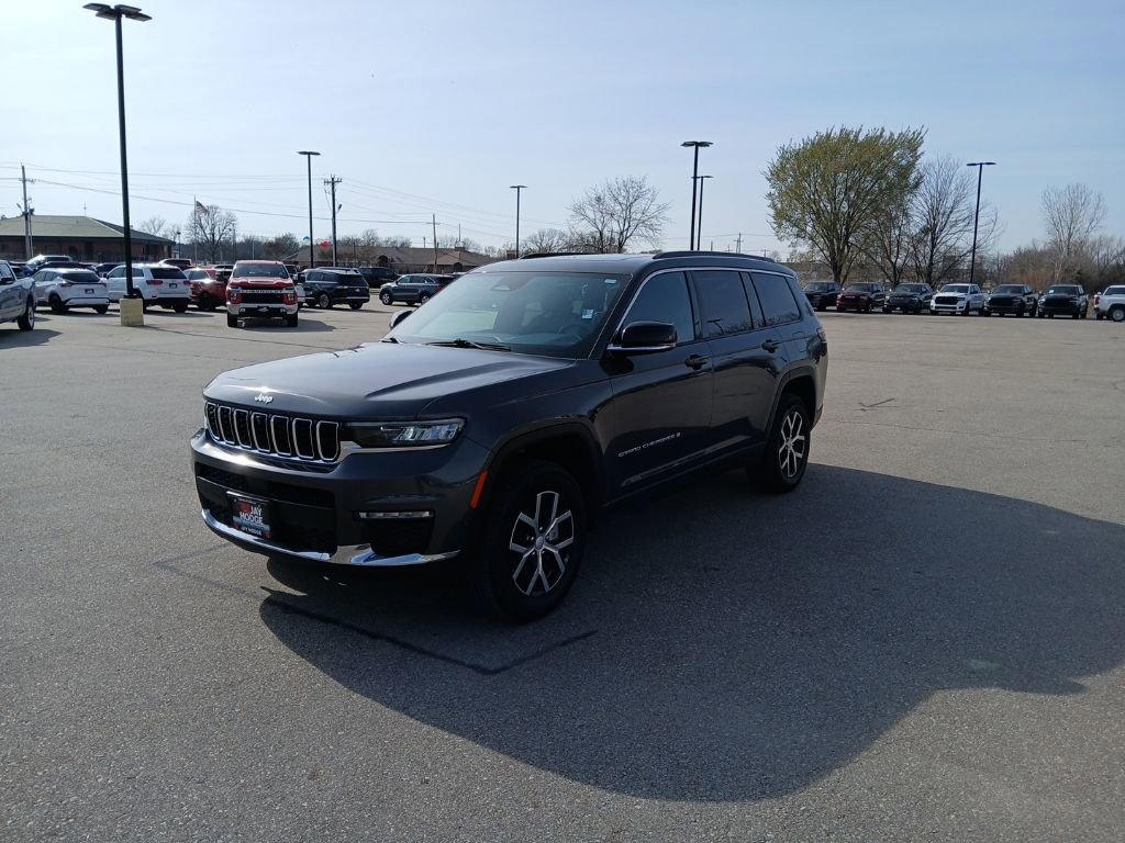 Used 2024 Jeep Grand Cherokee L Limited w/ Luxury Tech Group II image 3