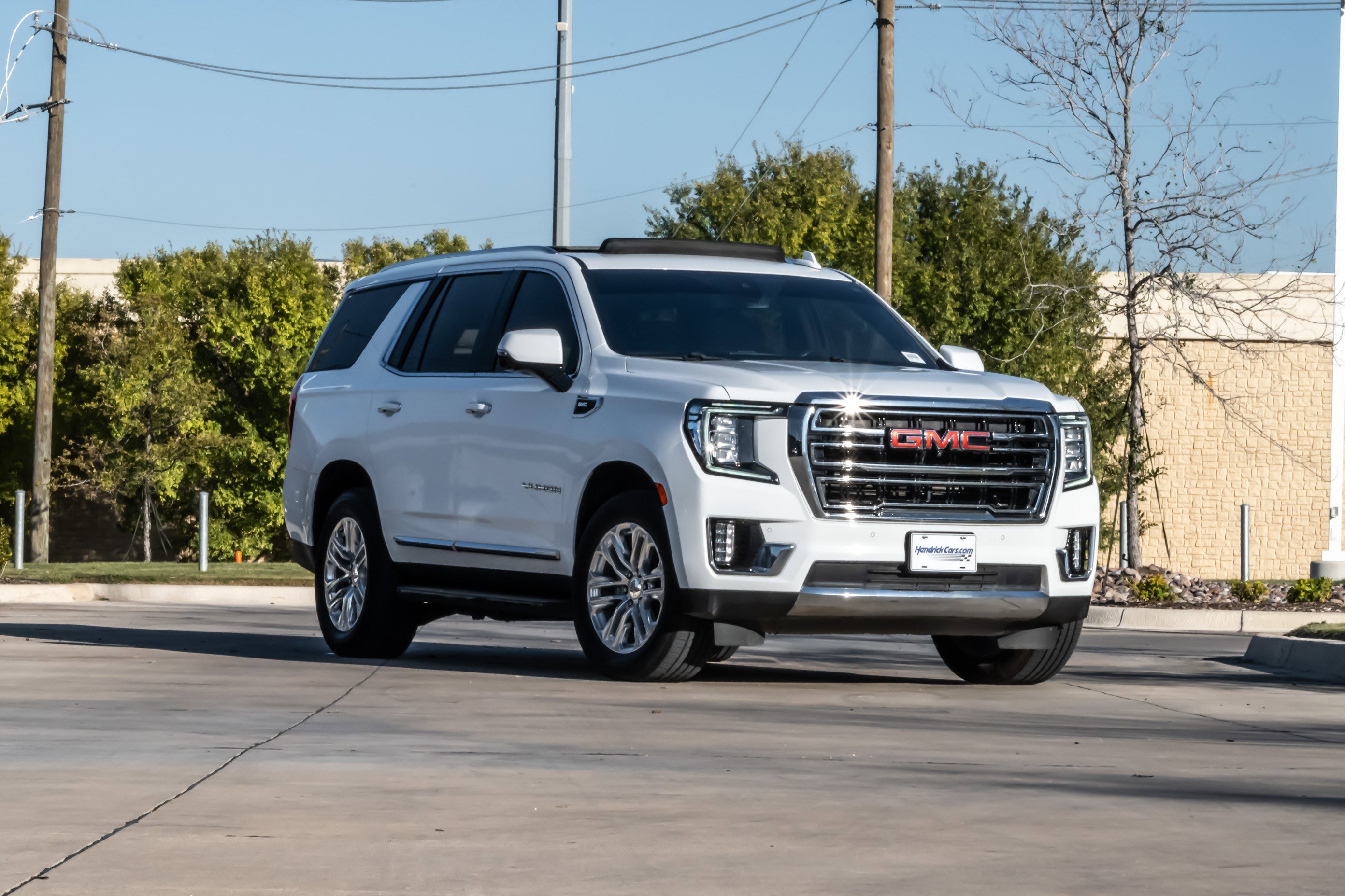 Used 2021 GMC Yukon SLT w/ SLT Premium Package image 2