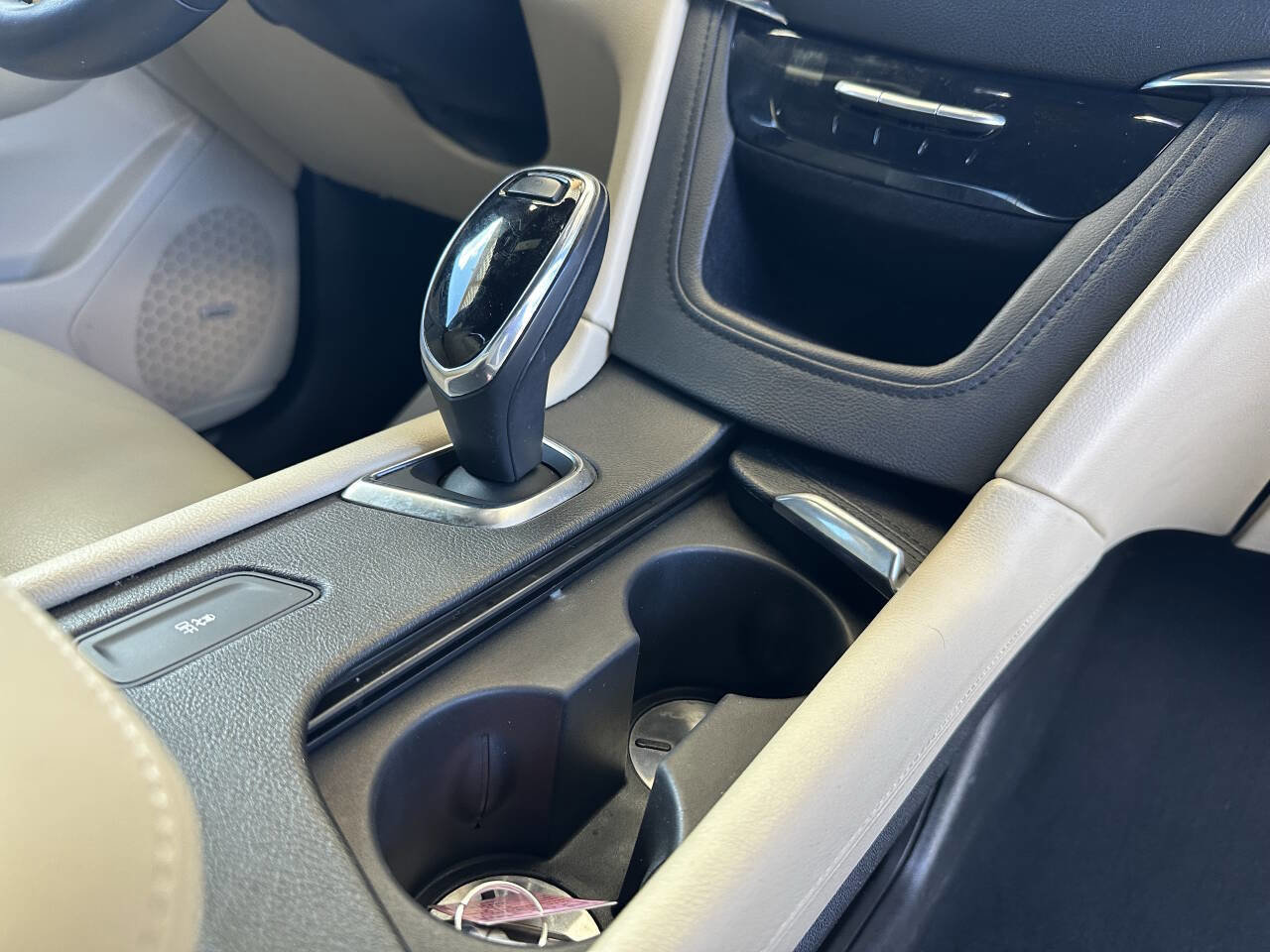Used 2018 Cadillac XT5 FWD w/ LPO, Wheel Lock Package image 13