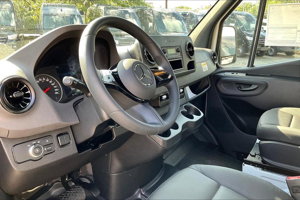 New 2025 Mercedes-Benz Sprinter 4500 image 5