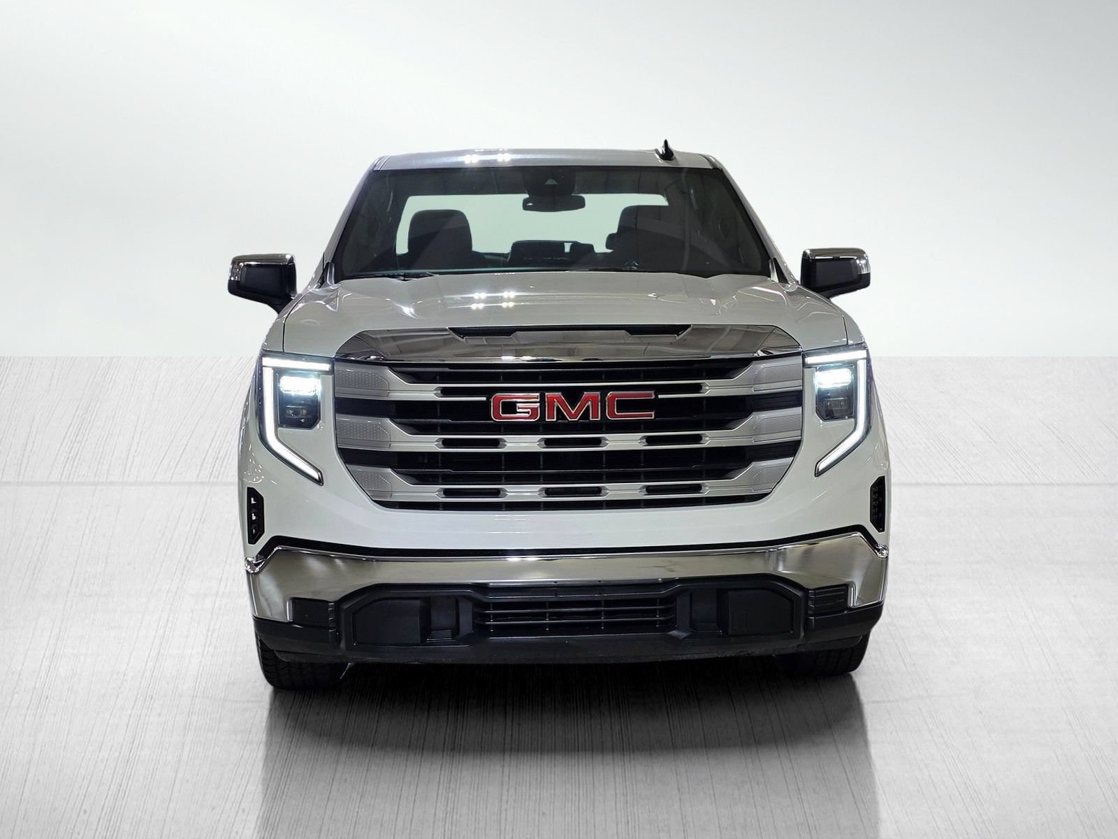 Used 2024 GMC Sierra 1500 SLE RWD image 2