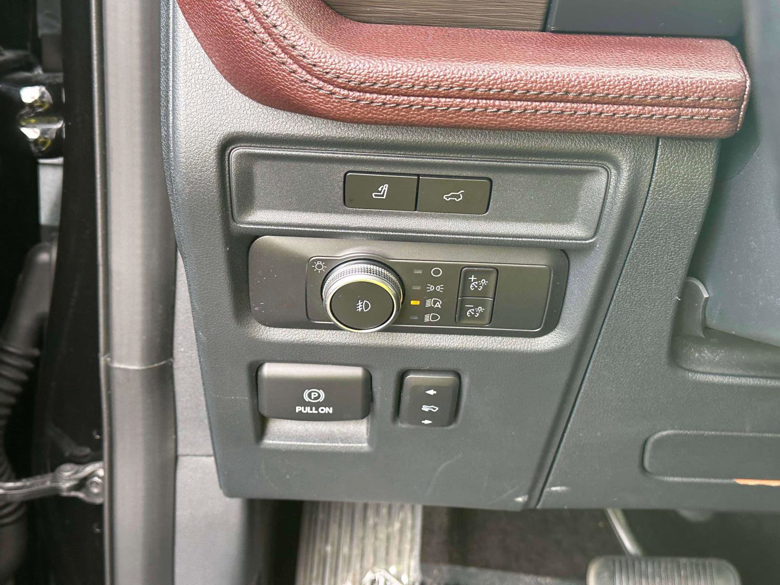 Used 2022 Ford Expedition Limited image 20