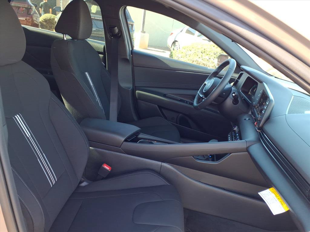 New 2026 Hyundai Elantra SEL Sport Premium FWD image 7