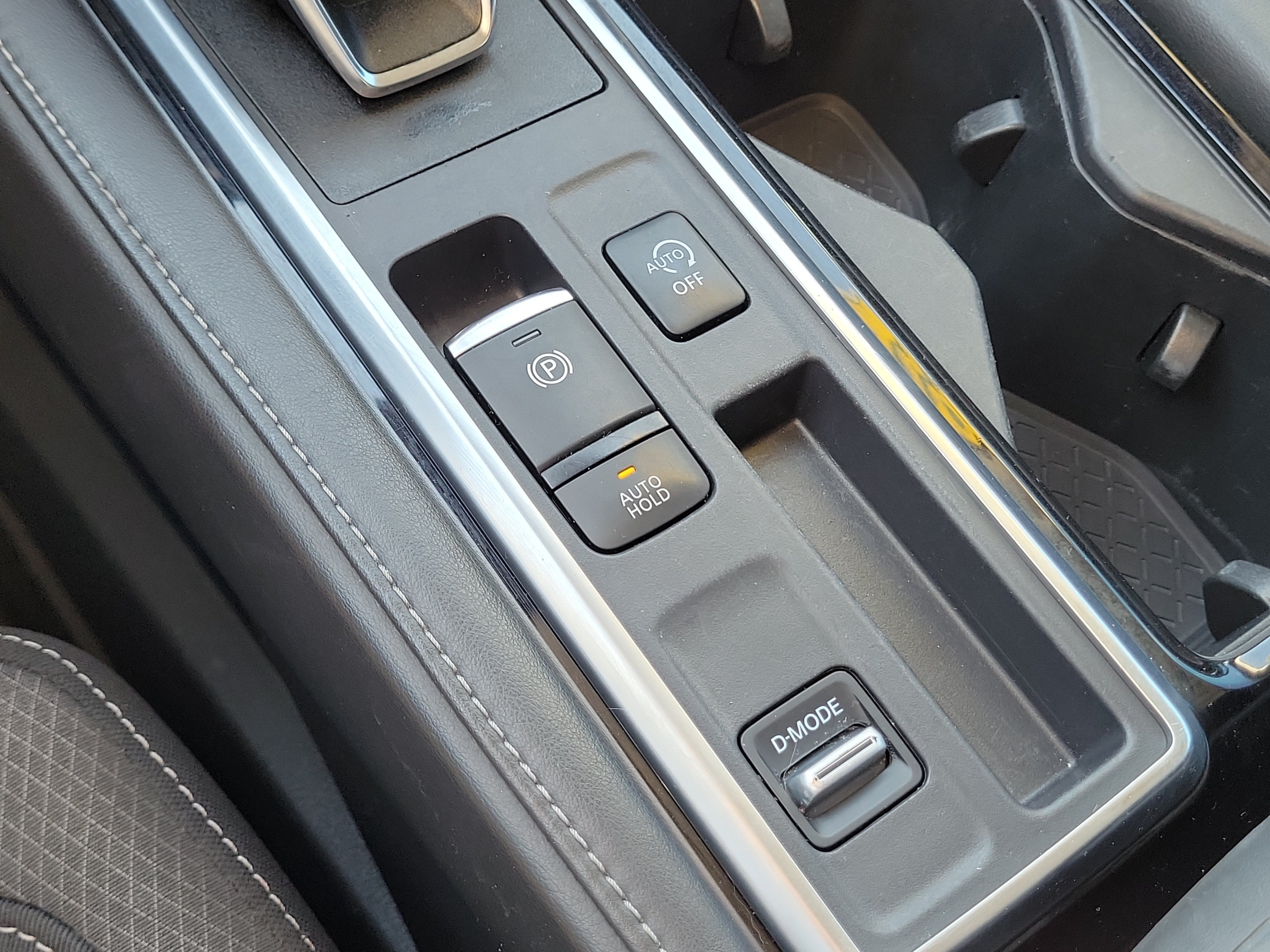 Used 2022 Nissan Pathfinder SV w/ SV Premium Package FWD image 39