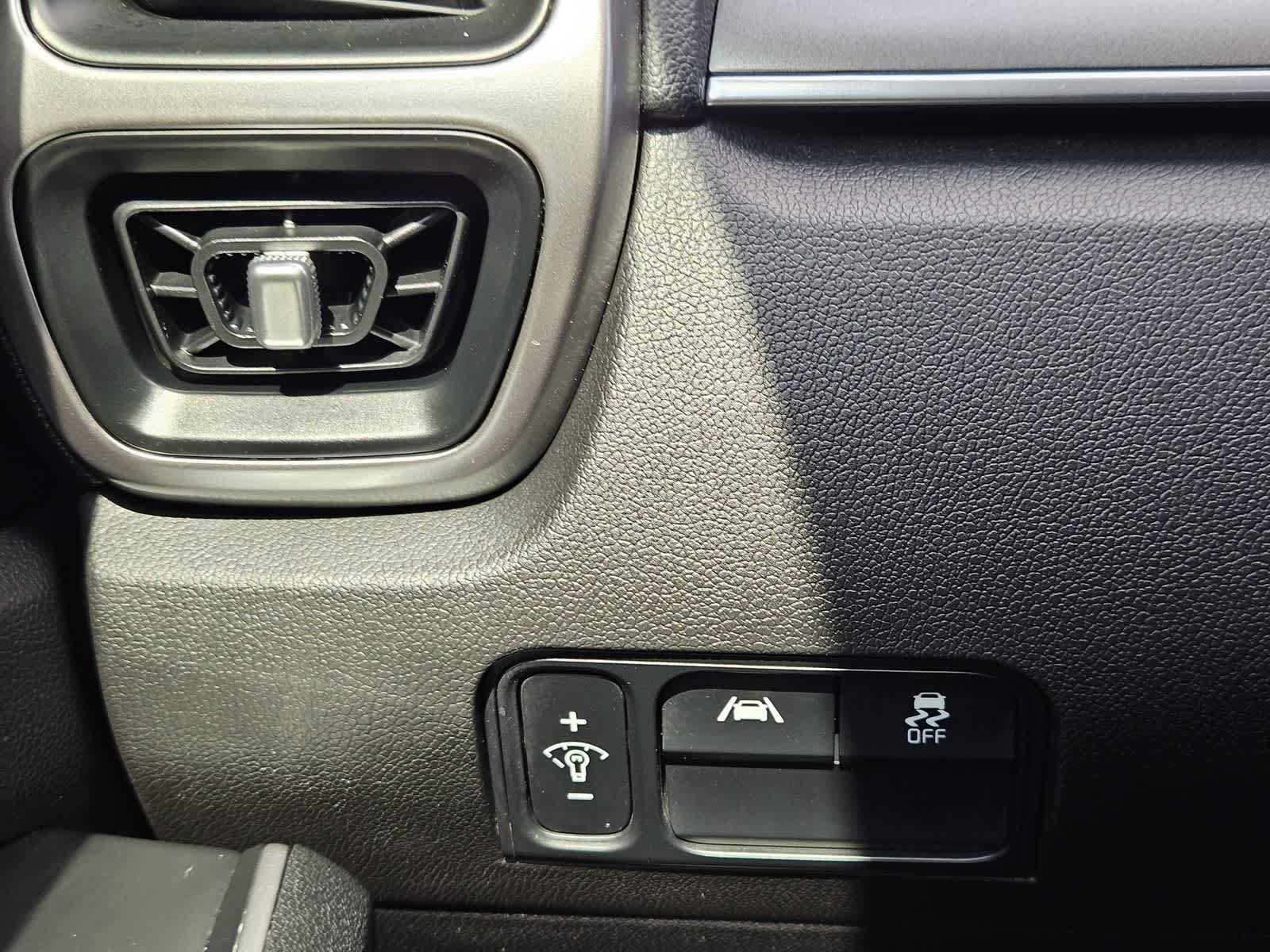 Used 2022 Kia Sorento LX FWD image 19