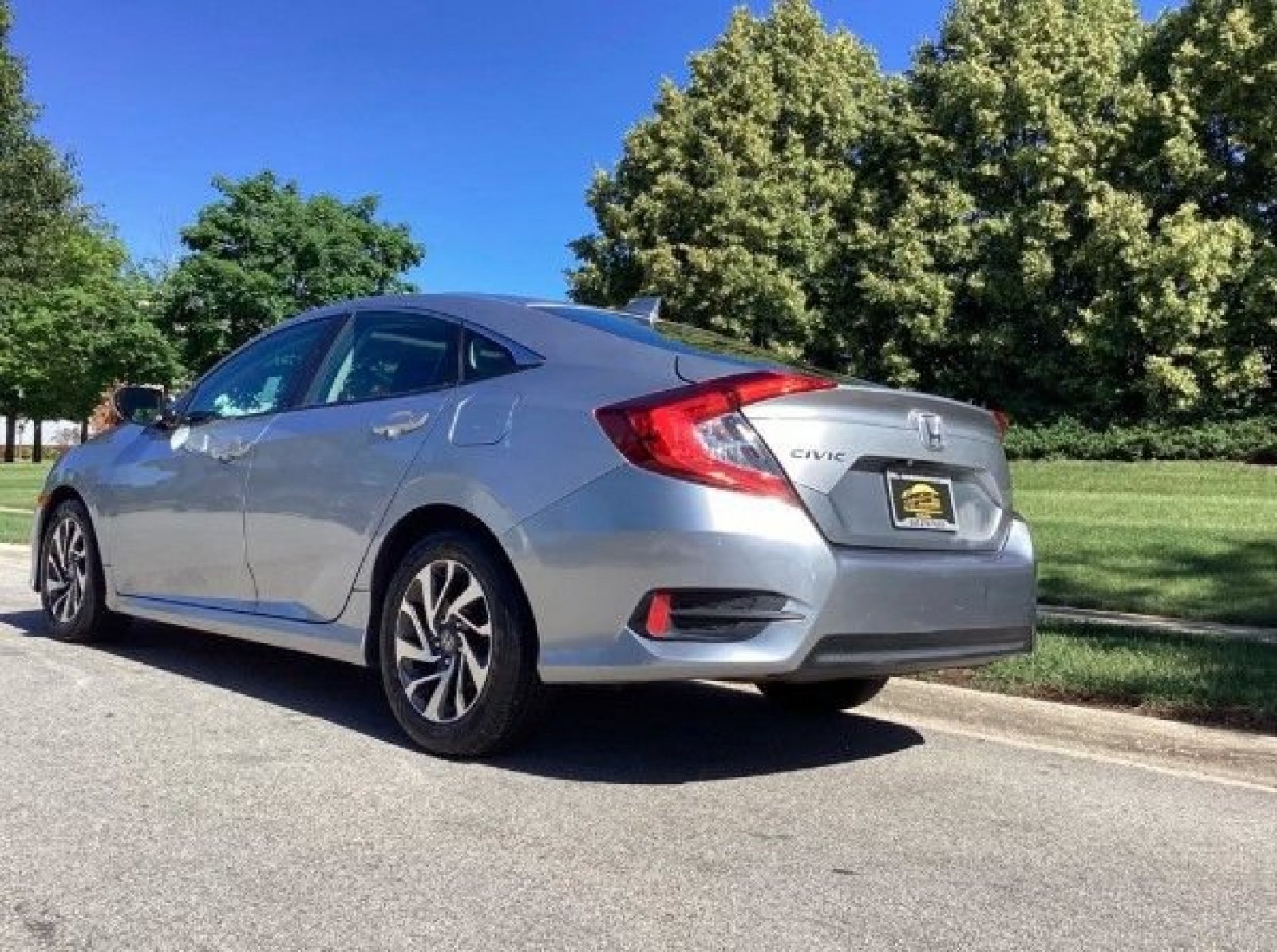 Used 2017 Honda Civic EX image 3