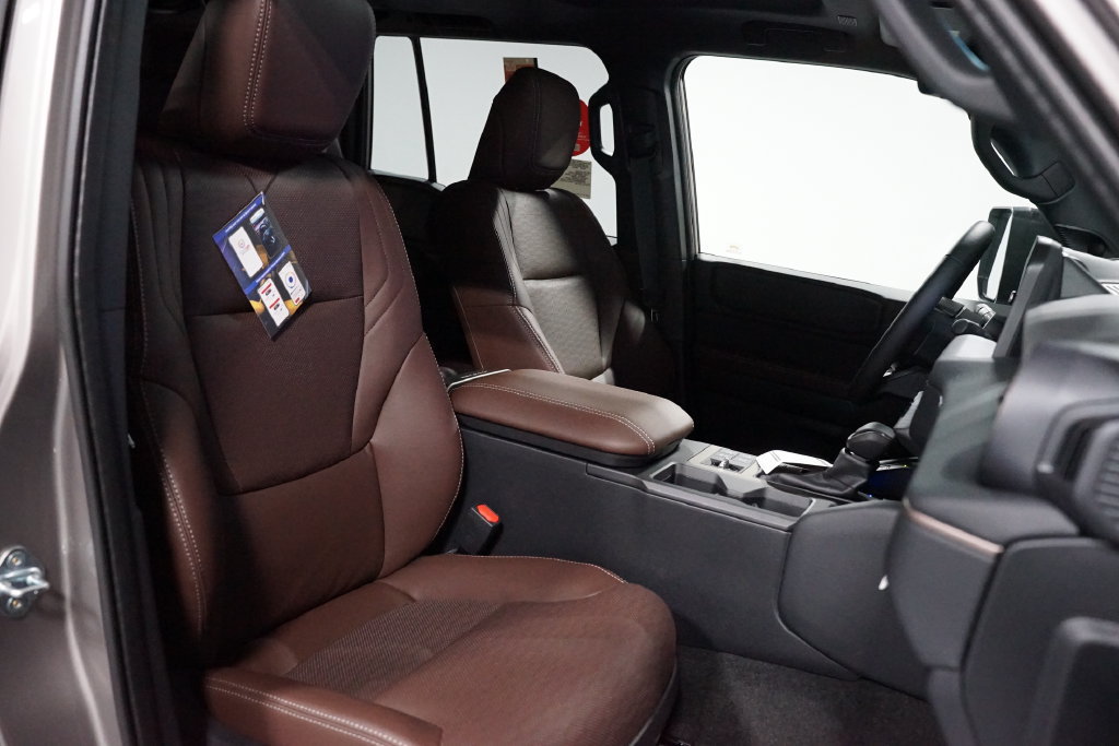 New 2027 Toyota Land Cruiser w/ Premium Package AWD/4WD image 31