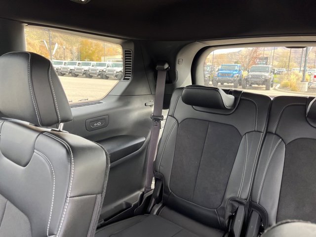 Used 2025 Jeep Grand Cherokee L Altitude image 18