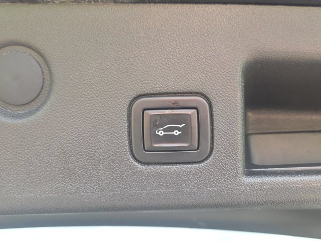 Used 2020 Chevrolet Equinox LT FWD image 13