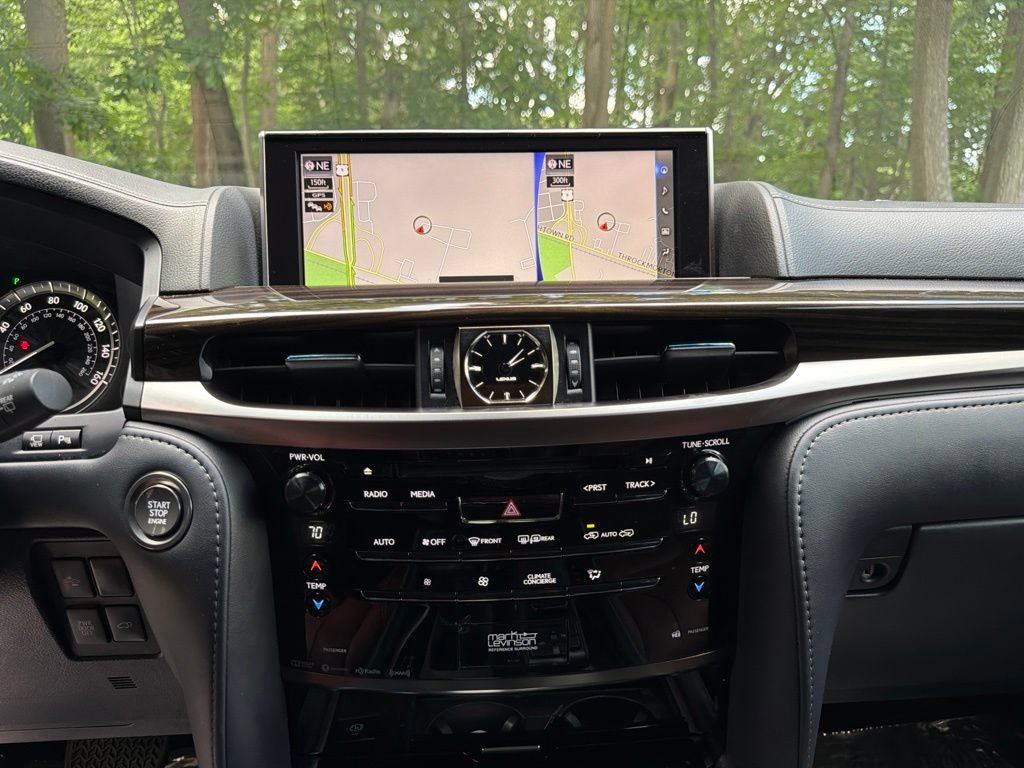 Used 2021 Lexus LX 570 4WD w/ Sport Package image 27