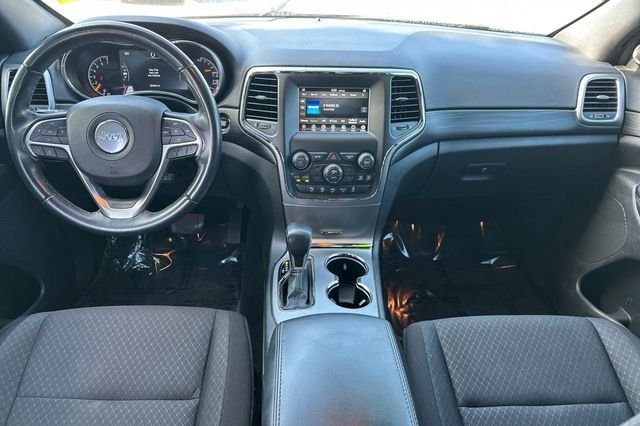 Used 2021 Jeep Grand Cherokee Laredo image 15