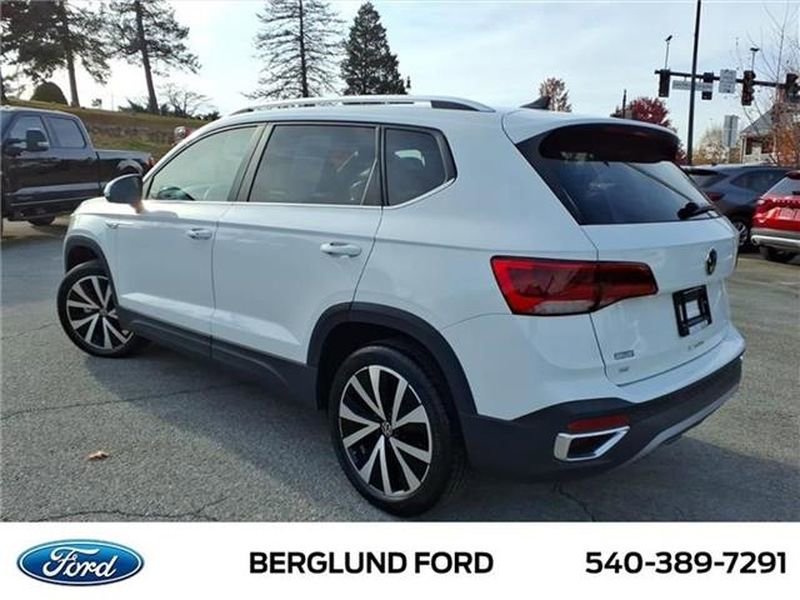 Used 2024 Volkswagen Taos SE image 7