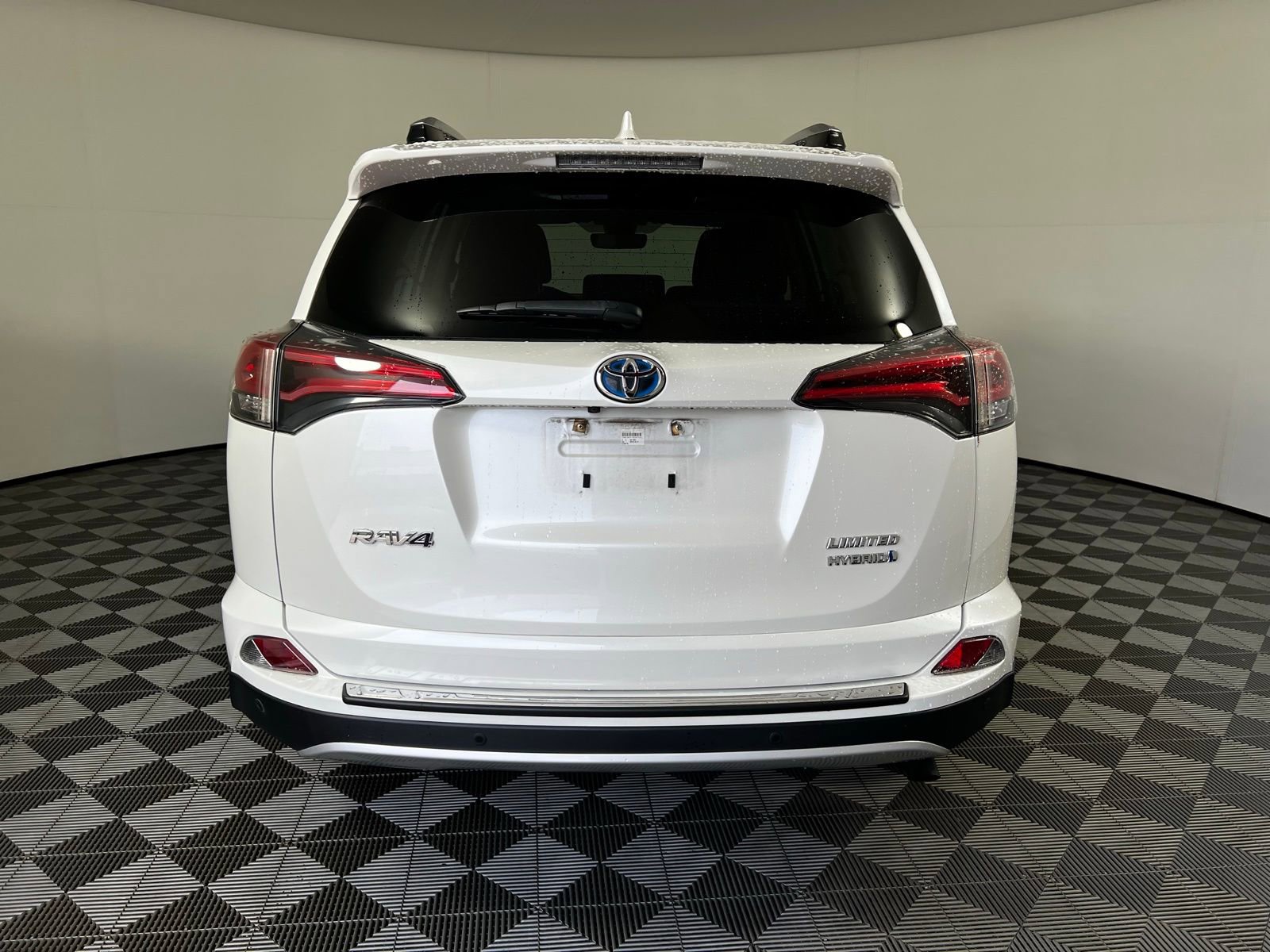 Used 2018 Toyota RAV4 Limited w/ Advanced Technology Package AWD/4WD image 6